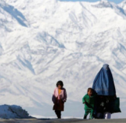 کابل –  یونیسف: د سختې یخنۍ او ژور فقر څپه د افغان ماشومانو راتلونکی له ستر ګواښ سره مخ کوي