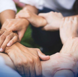 د نړۍ په کچه د بشري حقونو ورځ ولمانځل شوه؛ د افغانستان د ښځو د حقونو وضعیت ته اندېښنې ډېرې شوې