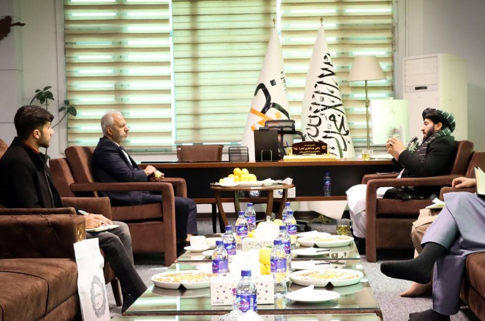 د برشنا ریاست اجرایی مشر او د ایران سفیر لیدنه؛ د پاکې او دوامدارې انرژۍ د پراختیا لپاره د ګډو پروژو ټینګار