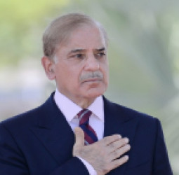 اسلام‌اباد -- شهباز شريف د خېبرپښتونخوا د ترهګرۍ قربانيانو وستايل؛ خو پوښتنې لا هم پر ځای دي