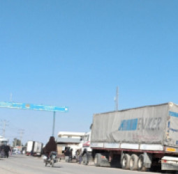 د ماهیرود ګمرک د ایران–افغانستان د سوداګرۍ اصلي دروازه؛ شفافیت لا هم تر پوښتنې لاندې