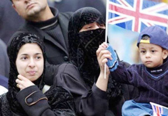 په بریتانیا کې د اسلام قبلولو زیاتوالی؛ د غزې د جګړې له سیوري لاندې نوې څېړنه د پام وړ بدلون ښيي