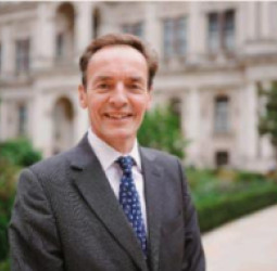 د بریتانیا ځانګړی استازیریچارد لیندسي : د افغان ښځو د حقونو پر وړاندې خنډونه باید بې‌ځنډه لرې شي» – د ښځو مبارزه الهام‌بښونکې ده