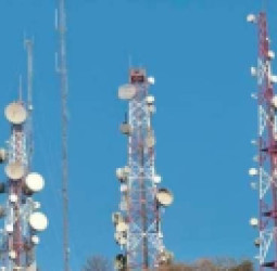 په لوګر کې د اوو نوو مخابراتي آنتنونو پرانیستل؛ د چټکو اړیکو نوی فصل