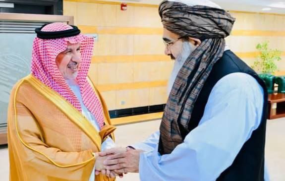 د افغانستان د عامې روغتیا وزیر د سعودي عربستان: د عامې روغتیا وزیر د ملک سلمان له بشري بنسټ څخه د افغانستان د روغتیايي مرکزونو د تجهیز غوښتنه وکړه