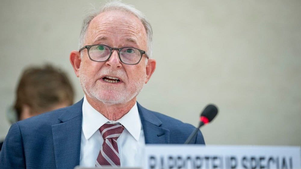 د ملګرو ملتونو د بشري حقونو راپور ورکوونکی ریچارد بېنېټ: نړۍ دې د طالبانو د چلند عادي کېدو ته غبرګون وښيي