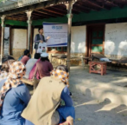 د روغتیا نړیوال سازمان له لوري د کنړ او ننګرهار زلزلهځپلو ته د حیاتي معلوماتو وړاندې کول