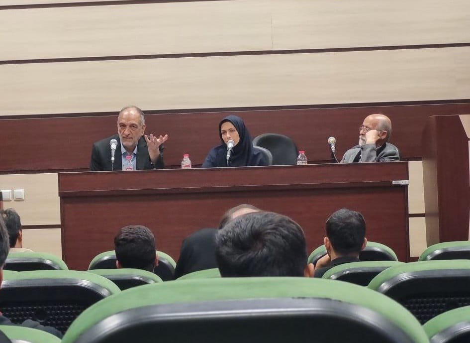 د جمهوریت د ړنګېدو درسونه؛ ایرانۍ څېړونکی د افغانستان د پېچلتیا خبرداری ورکوي