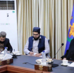 په کابل کې د برېتانیا ځانګړي استازي او د طالبانو د مشر مرستیال لیدنه؛ د کډوالو او بشري بحران پر حالاتو خبرې اترې