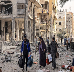 به ادامۀ حملات هوایی رژیم اسرائیل در غزه، دست‌کم ۶۰ تن شهید شدند