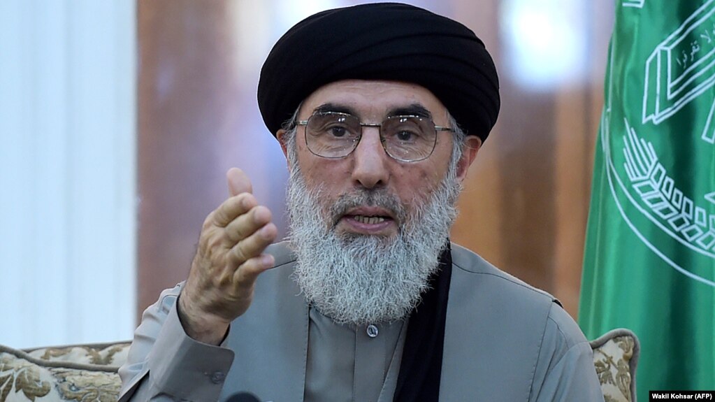 گلبدین حکمتیار: امریکا د چین او روسې سره زورآزمایی وکړی