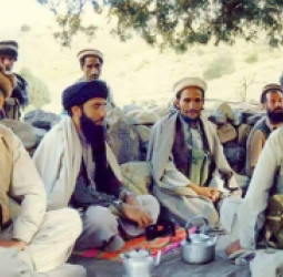 وزیروال:   پاکستان پس از رد خواسته‌هایش از سوی حکمتیار، به بدنام‌سازی او پرداخت