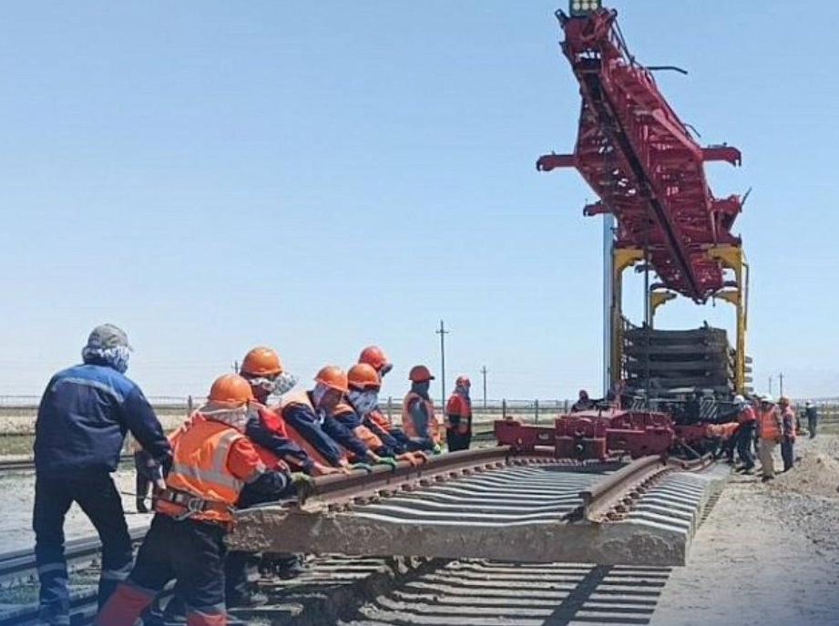 په نایب‌آباد کې د رېل پټلۍ نوې فرعي کرښه بشپړه شوه؛ د سیمه‌ ییز ترانزیت لپاره مهم ګام