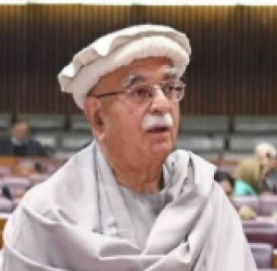 محمود خان اڅکزي: پاکستان دې له افغانستان سره له دښمنۍ لاس واخلي