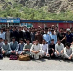 اسلام آباد: په افغانستان کې مېشت پاکستاني محصلین د تورخم له لارې د ستنېدو لپاره د اسانتیاوو غوښتنه کوي