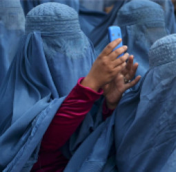 د مخابراتو وزارت ویاند: افغانستان کې د انټرنېټ کاروونکو شمېر ۱۷ میلیونو ته رسېدلی