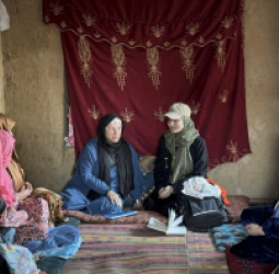 اوچا: افغانستان کې د مرستو رسولو بهیر له جدي خنډونو سره مخ دی