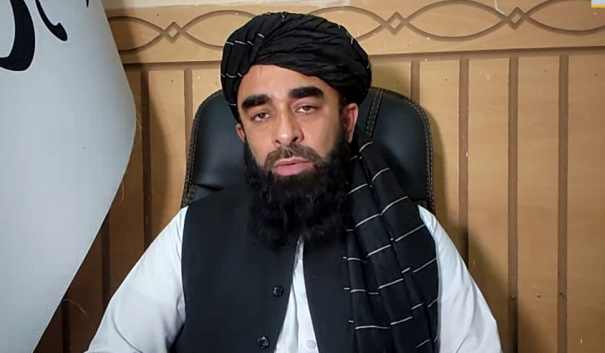 د طالبانو د لومړۍ درجې مشران لا هم د مستعارو نومونو تر شا پټ؛ ذبیح‌الله مجاهد خپل اصلي هویت افشا کړ، نوم یې «طاهر شاه صدیقی» دی