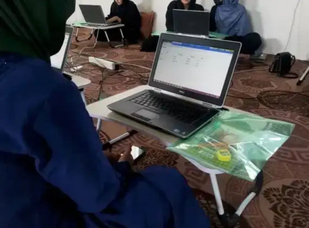 کابل نجونې: د محدودیتونو سربېره د خپل راتلونکي لپاره مبارزه کوو