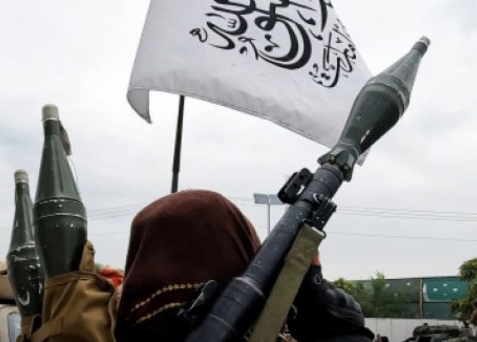 په ننګرهار کې د پولې پر اوږدو درنې نښتې؛ د تاوتريخوالي کړۍ نوره هم تنګېږي