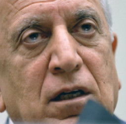 واشنګټن – د افغانستان لپاره د امریکا پخواني ځانګړي استازي زلمي خلیلزاد: ایا پاکستان په جګړه کې دوه‌مخیزه لوبه کوله؟