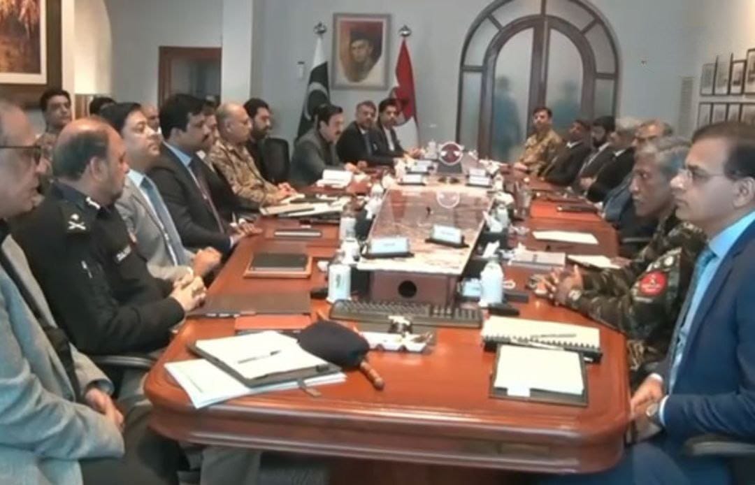 پېښور – د خېبرپښتونخوا لوړپوړو ملکي او پوځي چارواکو په پېښور کې د امنیتي همغږۍ پر پیاوړتیا هوکړه وکړه