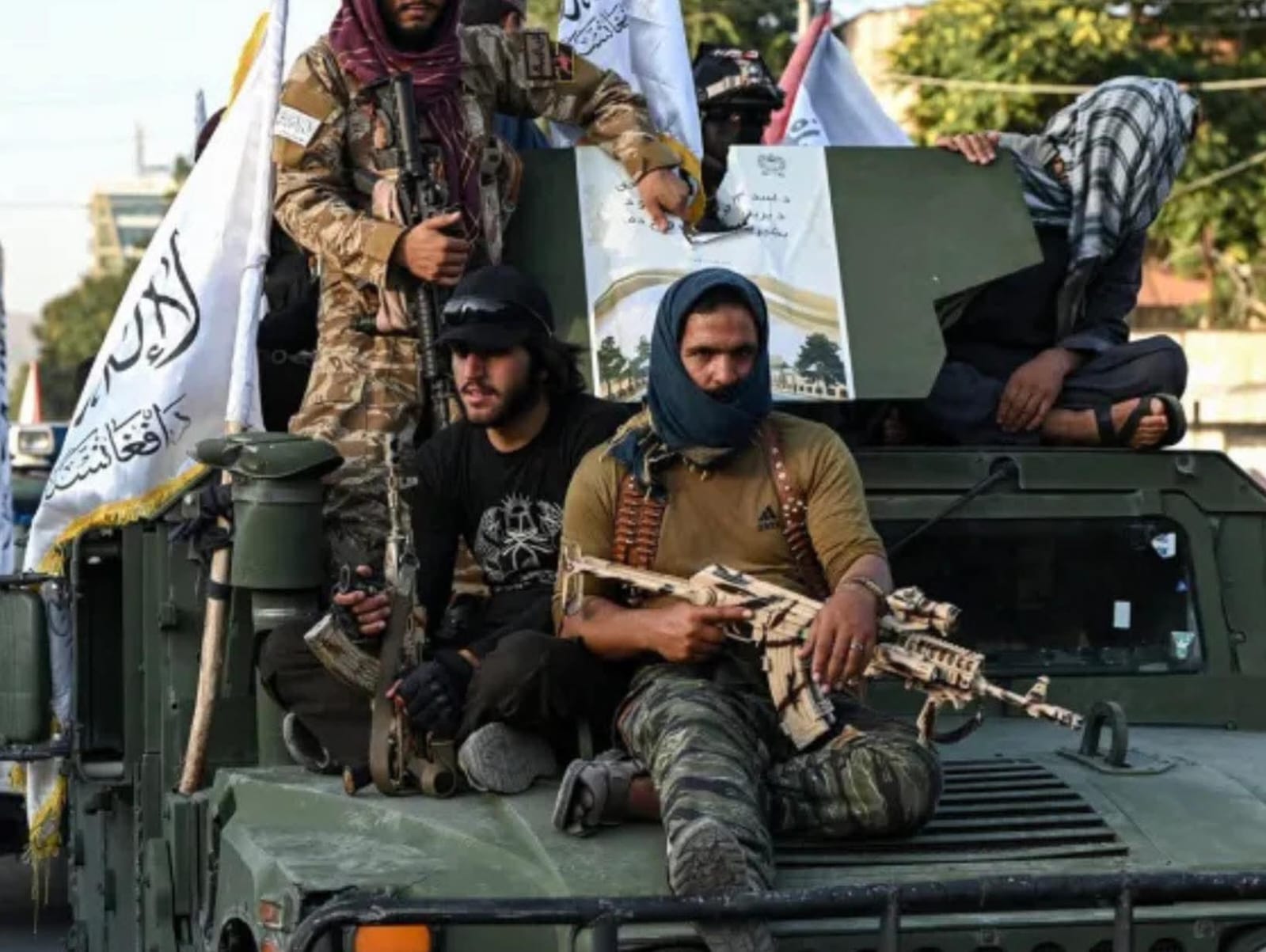 کابل – نړیوال بانک: د طالبانو نږدې نیمايي بودیجه پر امنیت لګېدلې، بېوزلي او اقتصادي فشارونه دوام لري