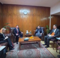 اسلام‌اباد – د پاکستان او بریتانیا ځانګړو استازو د افغانستان او سیمې پر امنیتي وضعیت خبرې کړې