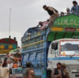 پاکستان او ایران څخه د افغان کډوالو ایستل؛ په یوه ورځ کې تر ۳ زره ډېر کسان افغانستان ته راستانه شول