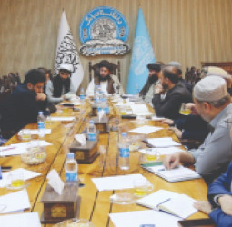 کابل – افغانستان بانک: د ډیجیټلي تادیاتو پراختیا او کورنیو پروژو کې د بانکونو پانګونه د اقتصادي ثبات لپاره حیاتي ده