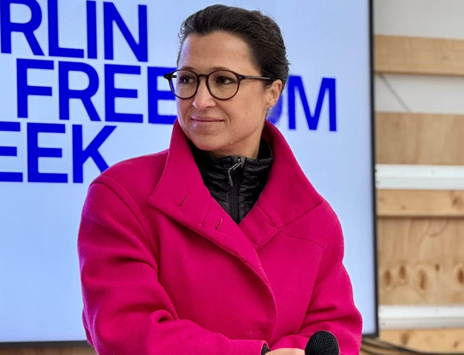 کابل / بروکسل –  د اروپا پارلمان غړې د طالبانو نوی جزا قانون «جنسیتي اپارټایډ» بولي؛ د ښځو پر وړاندې د سیستماتیک ظلم تورونه