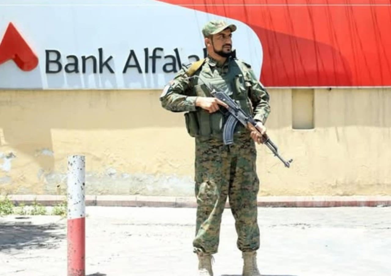 کابل / اسلام‌اباد – د پاکستان  الفلاح بانک له افغانستانه وځي؛ د فعالیتونو د سپارلو وړاندیز غضنفر بانک ته شوی