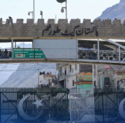 پېښورــ د سرحدونو تړل کېدو دروند تاوان؛ د افغانستان–پاکستان د لارو بندښت خیبرپښتونخوا ته نږدې ۴ میلیارد روپۍ زیان اړولی