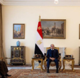 د سعودي د بهرنیو چارو وزیر قاهرې ته سفر وکړ؛ د سیمې پر مهمو کړکېچونو خبرې وشوې