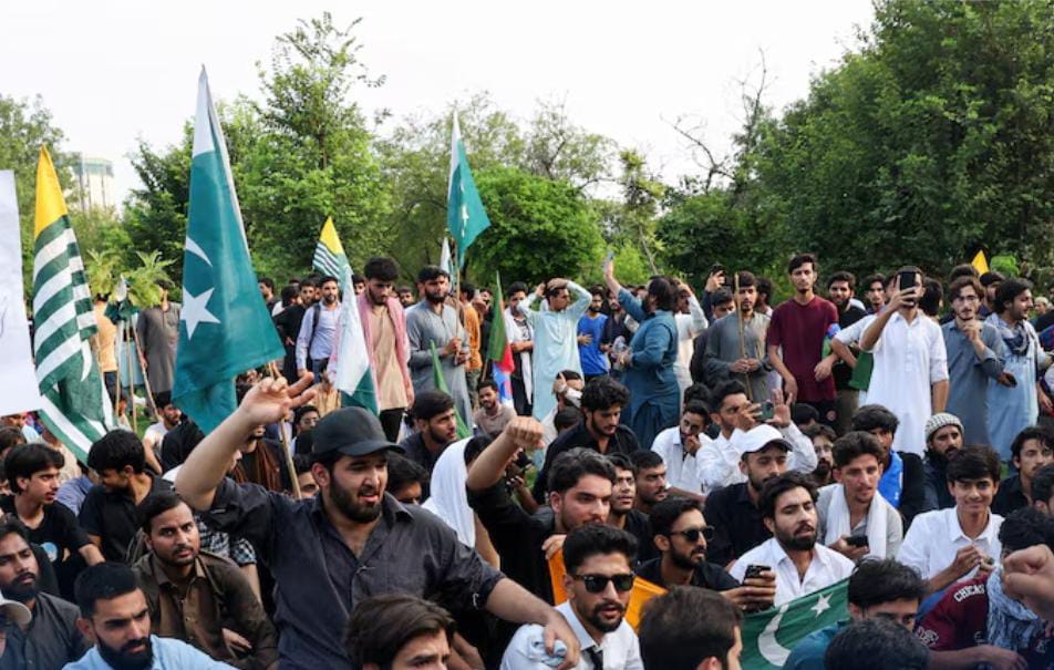 کشمیر :  د ټاکنو پر مهال تاوتریخوالی؛ د اعتراضونو په ترڅ کې د ۳۰ کسانو د وژل کېدو ادعا