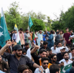 کشمیر :  د ټاکنو پر مهال تاوتریخوالی؛ د اعتراضونو په ترڅ کې د ۳۰ کسانو د وژل کېدو ادعا
