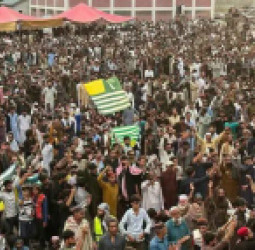کشمير: راولاکوټ بیا د وینو ډګر شو؛ د پاکستاني ځواکونو په تازه ډزو ۱۴ ازادي غوښتونکي لاریونوال وژل شوي
