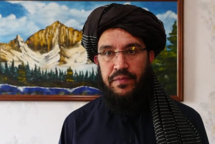 سفیر: له پاکستانه د افغانانو د باعزته ستنېدو لپاره هڅې روانې دي