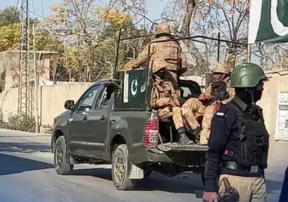 پاکستان: خیبر پښتونخوا کې خونړی برید؛ ۹ پولیس وژل شوي او ۲۸ نور ټپیان دي