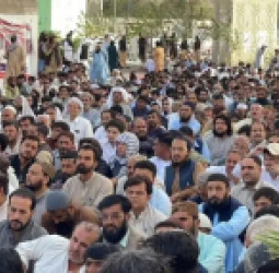 بلوچستان؛ د وژل شویو پولیسو د قضیې په تړاو له احتجاج کوونکو سره هوکړه وشوه
