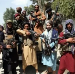 د کندهار اوسېدونکي: په شخصي لباس کې د وسله‌والو ګرځېدل ستونزې زیاتې کړې دي