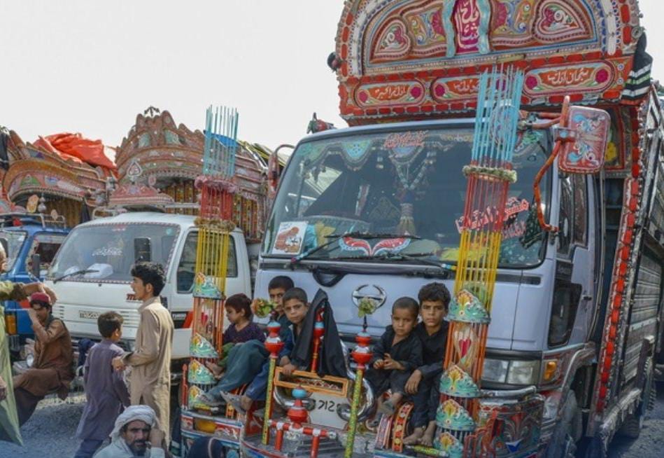 نږدې پنځه سوه کډوالې کورنۍ پرون هېواد ته راستانه شوې