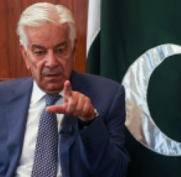 خواجه آصف: له طالبانو سره پرله‌پسې مذاکراتو د پاکستان امنیتي اندېښنې نه دي حل کړې