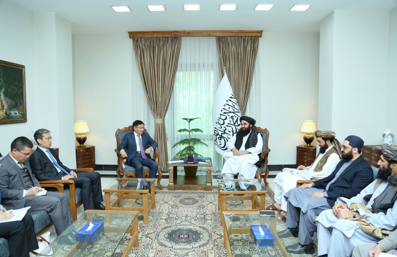 کابل —د افغانستان او چين کتنه؛ د سولې او يووالي لپاره خبرې