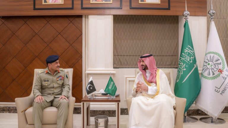 رياض — د سعودي دفاع وزير ايران ته خبرداری: له تاوتريخوالي ډډه وکړئ