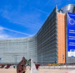 اروپا کې د طالبانو د مخالفانو غونډه؛ د اروپا پارلمان او د بلجيم سنا د سياسي او پوځي څېرو کوربه کېږي