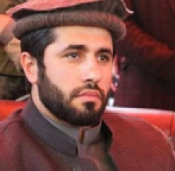 حبیب الرحمن حکمتیار: د طالبانو ناسمو سیاستونو مهاجرین په تورخم کې سرګردانه کړي دي