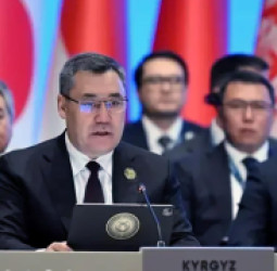 د قرغزستان ولسمشر: د افغانستان تلپاتې ثبات خبرو اترو ته اړتیا لري، نه انزوا ته