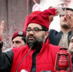ایمل ولي خان: د خیبر پښتونخوا د بېړني حالت مخالف یوو، خو پړه یې د عمران خان پر ګوند ده